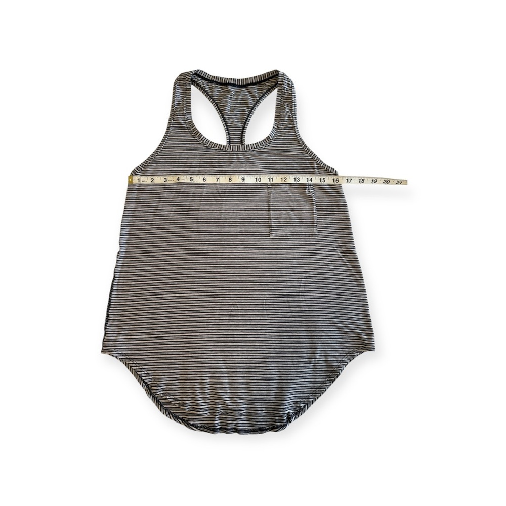 Lululemon‎ Yogi Racerback - Picture 11 of 12